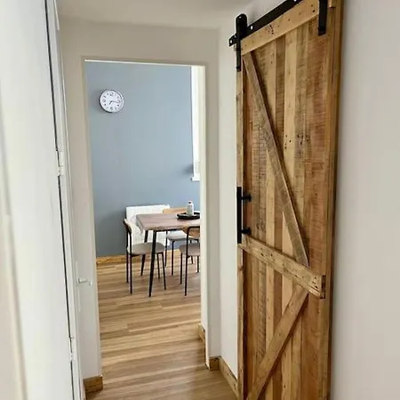 Woody White Apartment